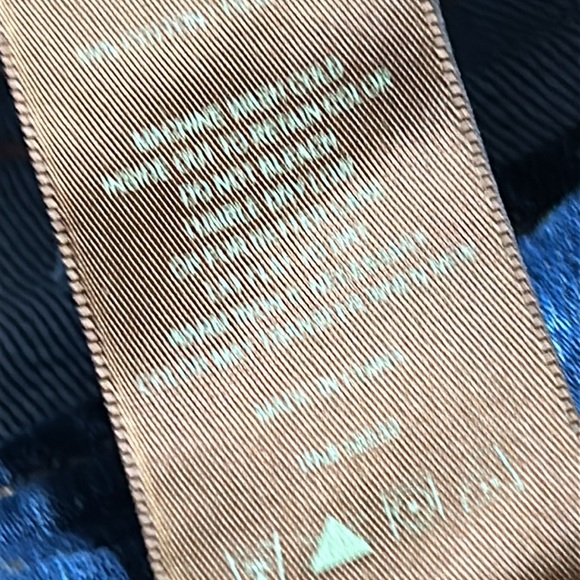 Kut from the Kloth jeans. Catherine Slim Boyfriend. Size 10. - Picture 11 of 11